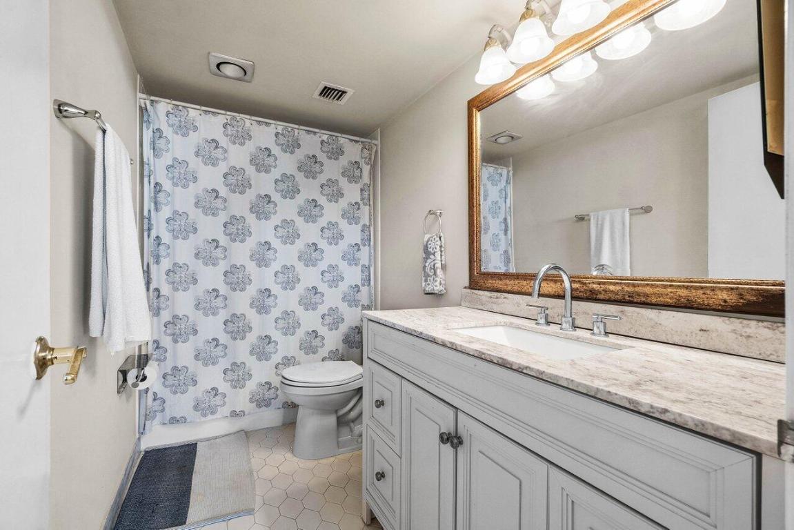 LANDS OF THE PRESIDENT CONDO 3 - Residential