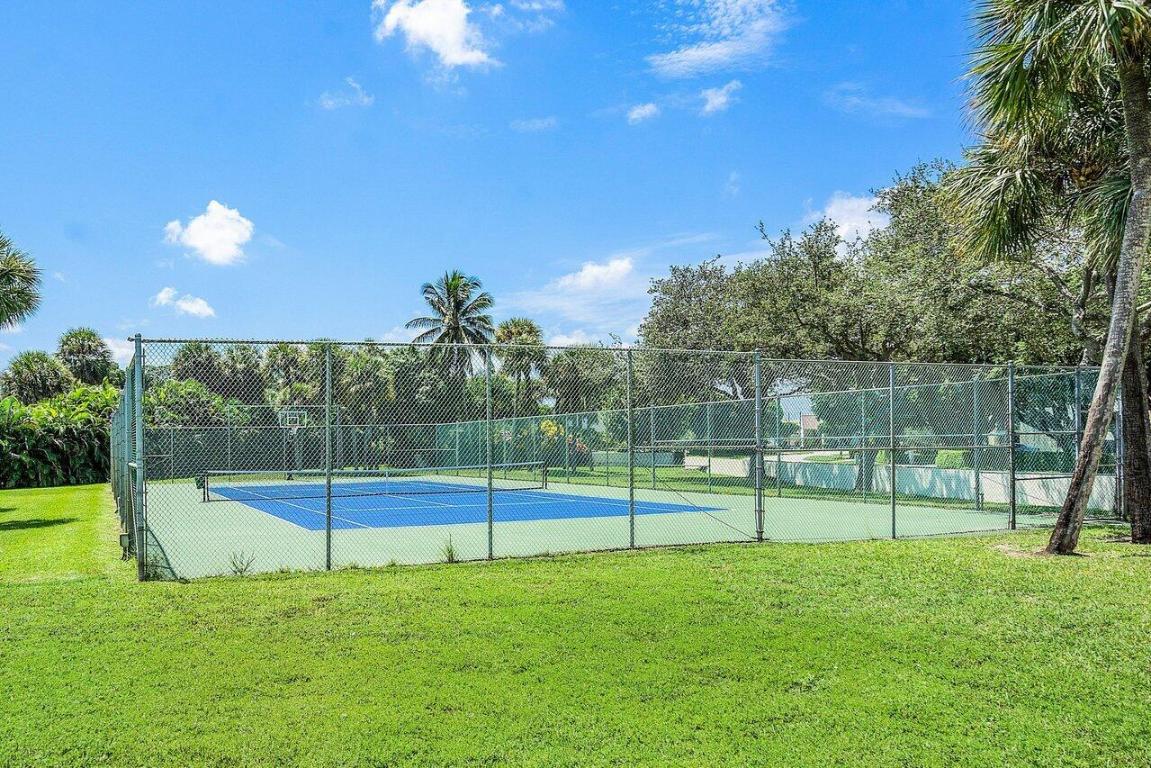 LANDS OF THE PRESIDENT CONDO 3 - Residential