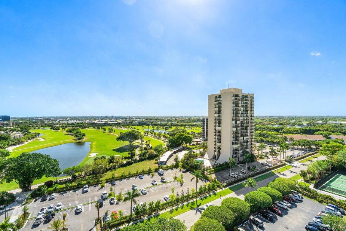 LANDS OF THE PRESIDENT CONDO 3 - Residential