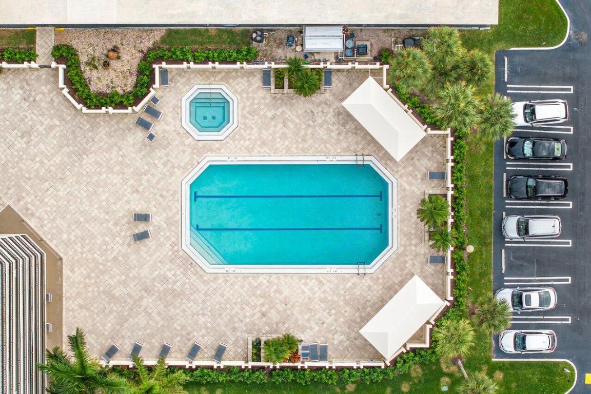 LANDS OF THE PRESIDENT CONDO 3 - Residential