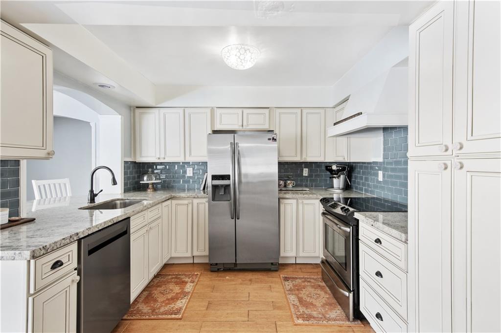 Knoll Ridge - Residential