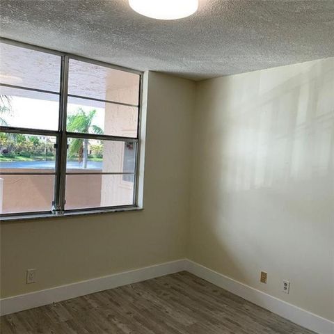 Tiny photo for 250 Jacaranda Drive #203, Plantation, FL 33324 (MLS # F10551881)