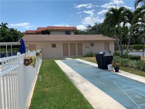 Tiny photo for 250 Jacaranda Drive #203, Plantation, FL 33324 (MLS # F10551881)