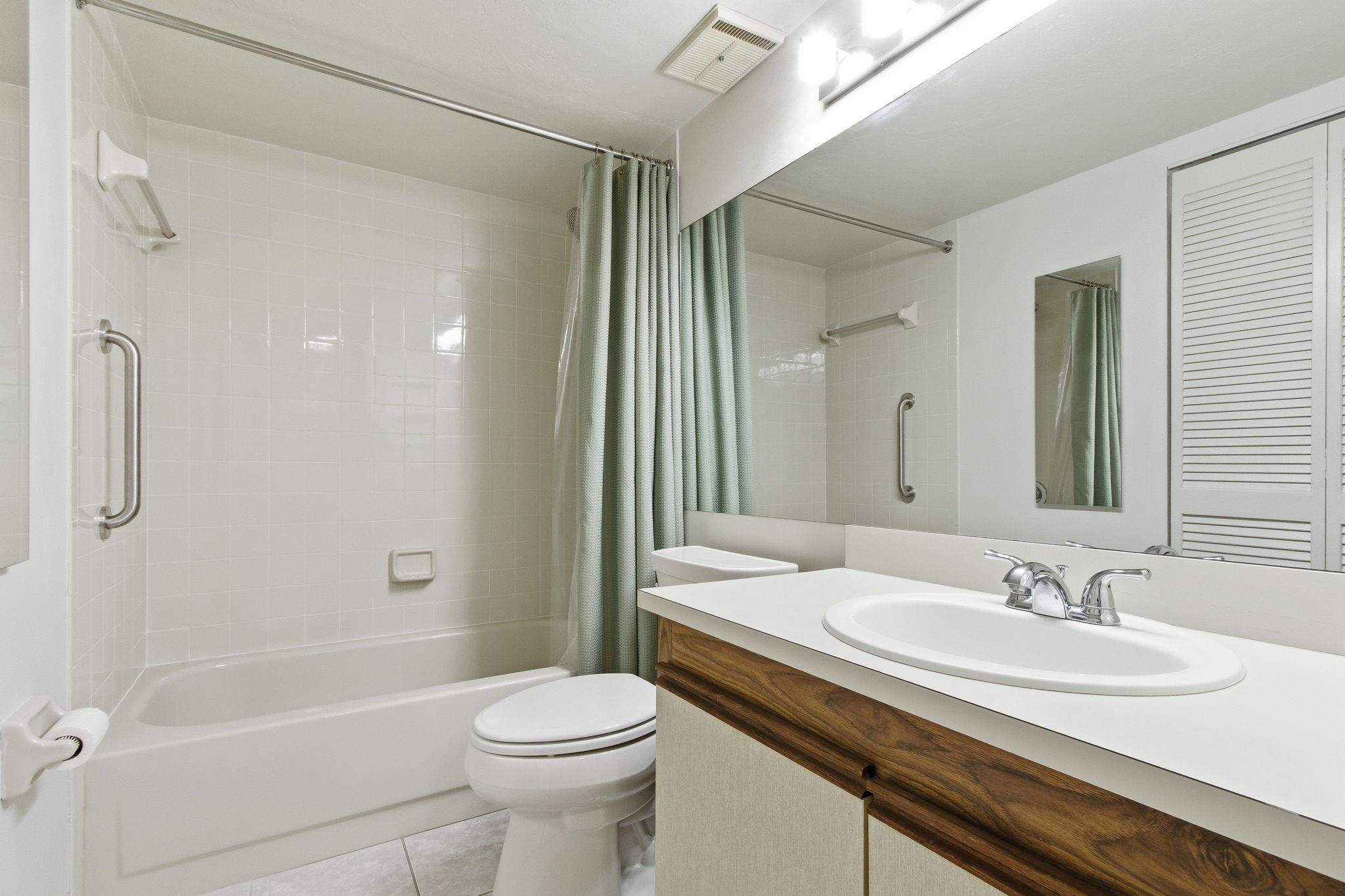 FOXWOOD CONDOMINIUM III - Residential