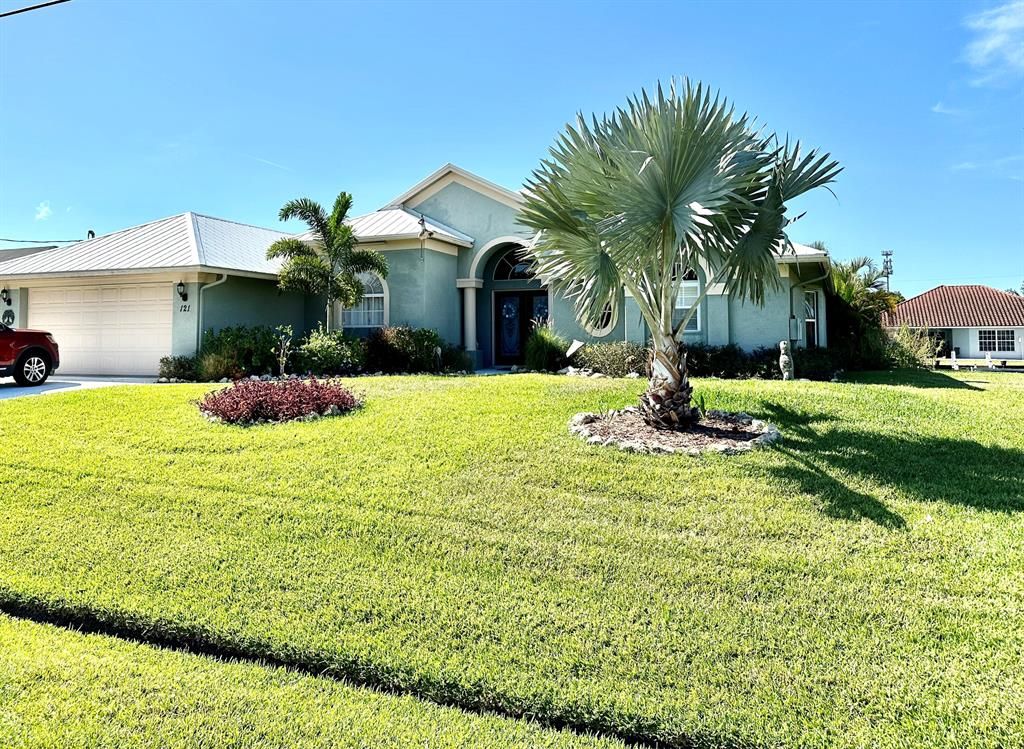 Photo of 121 NE Sagamore Terrace, Port St Lucie, FL 34983 (MLS # R10881294)