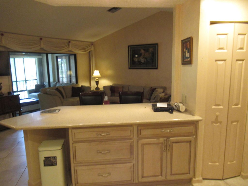 Photo of 4 E Lexington Ln Lane E #F, Palm Beach Gardens, FL 33418 (MLS # B26016482)