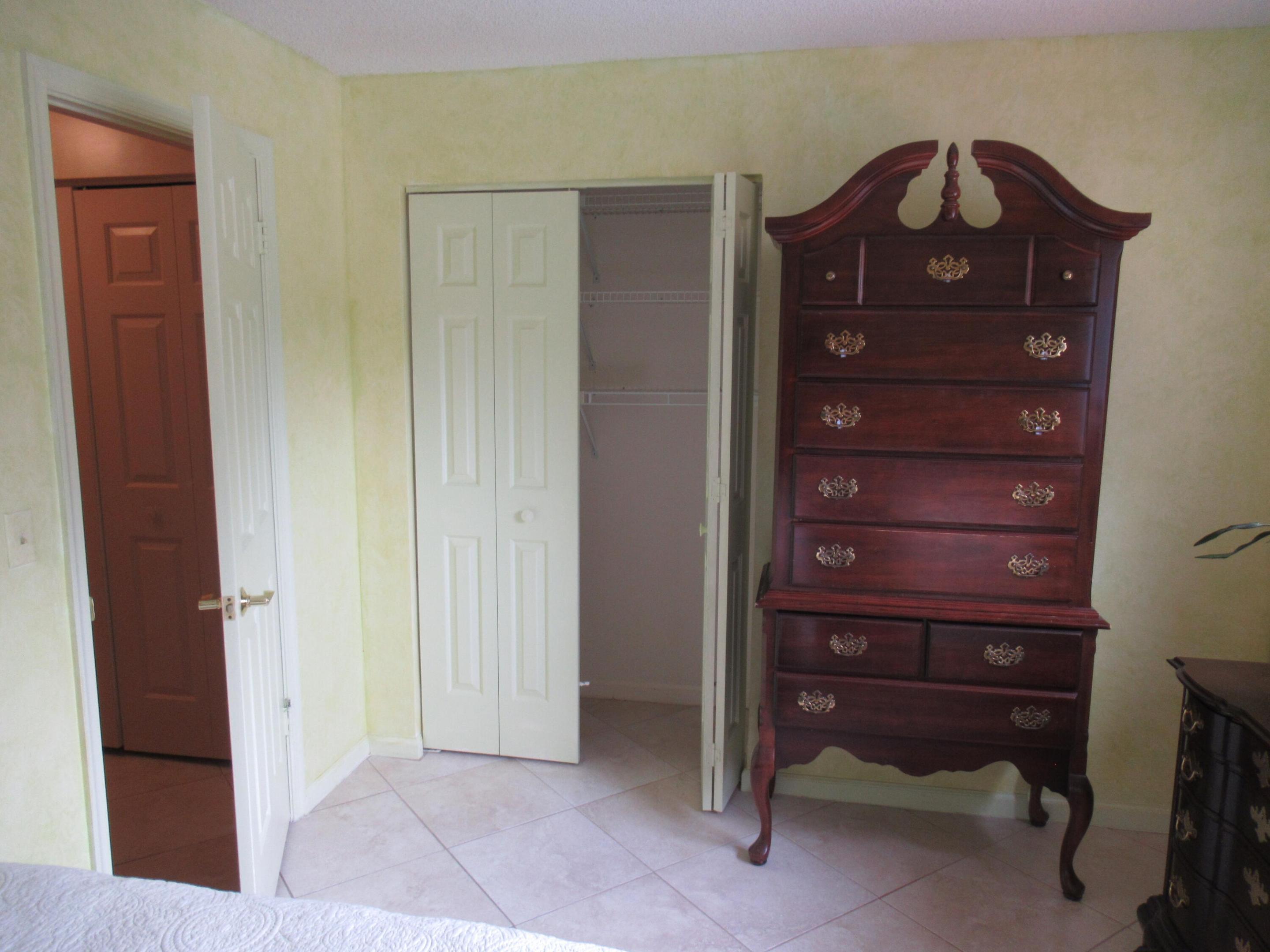 LEXINGTON GREEN CONDO - Residential Lease