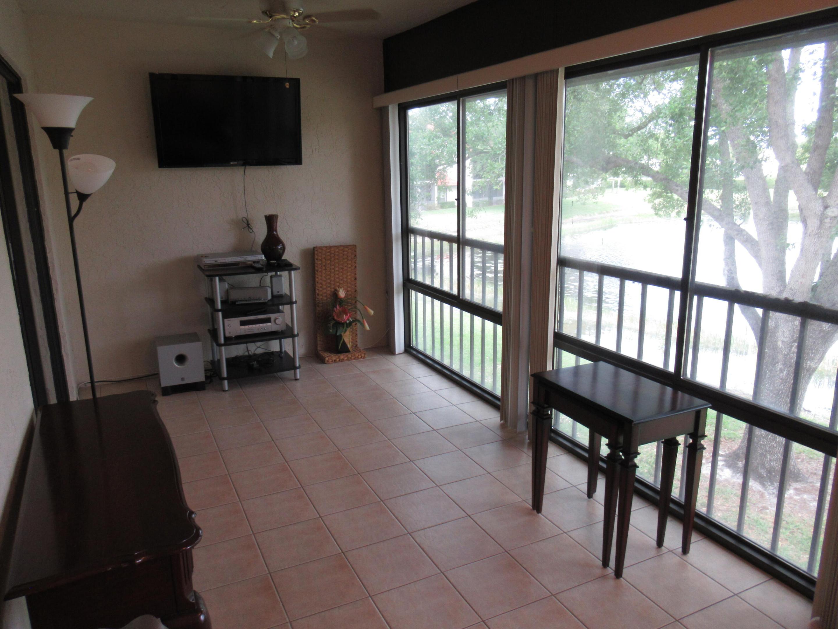 LEXINGTON GREEN CONDO - Residential Lease