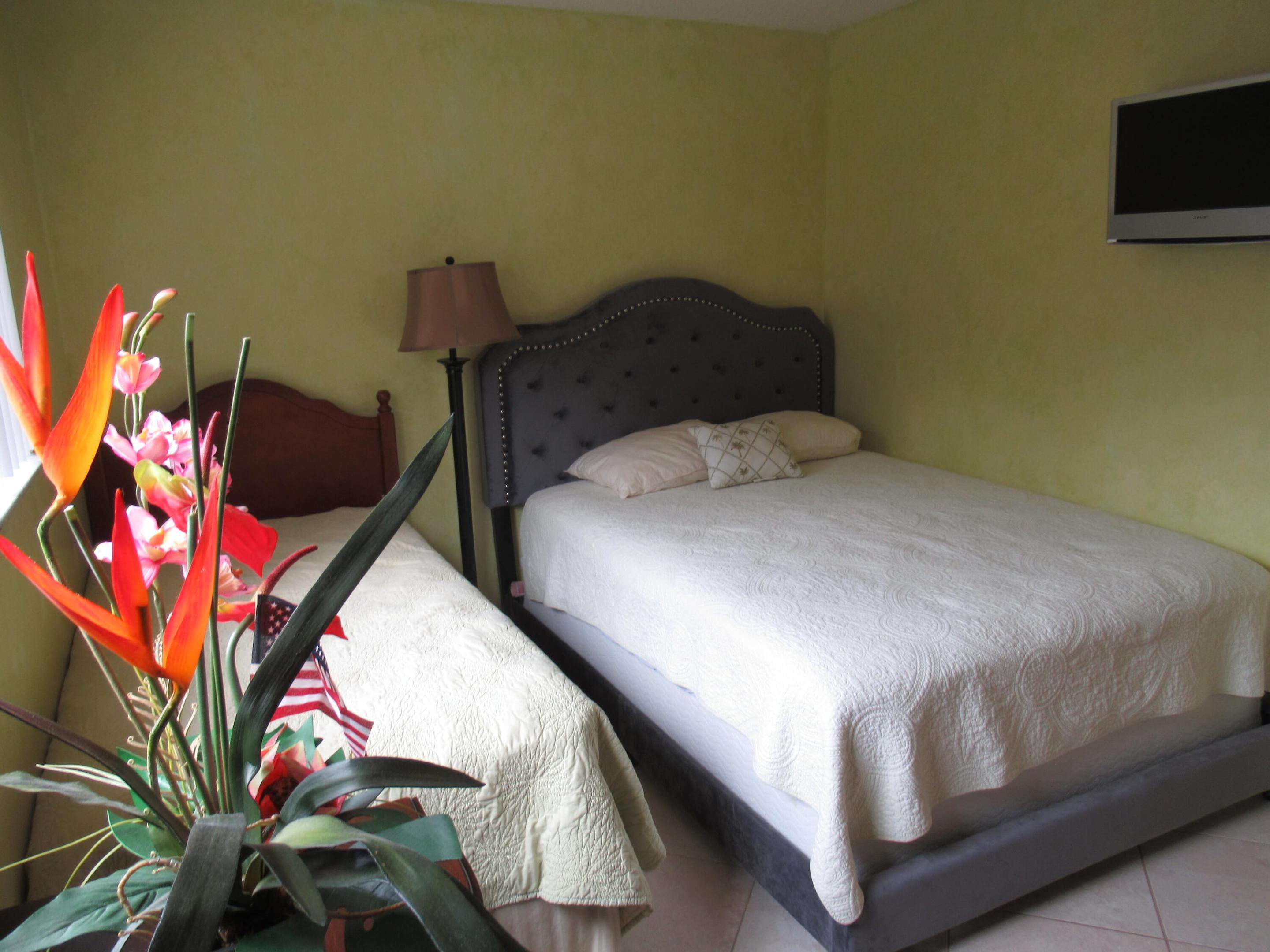 LEXINGTON GREEN CONDO - Residential Lease
