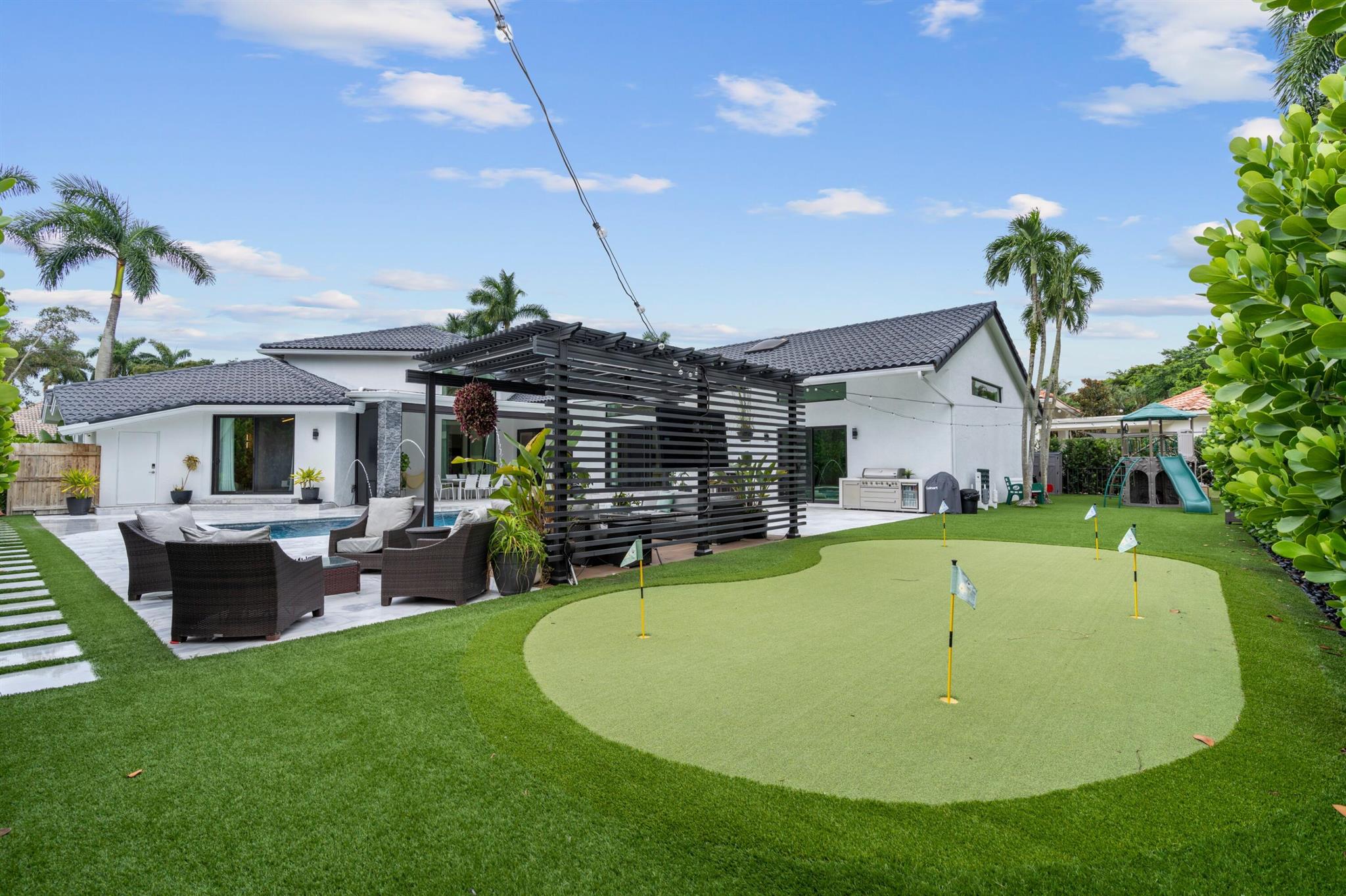 BERMUDA RUN - Residential