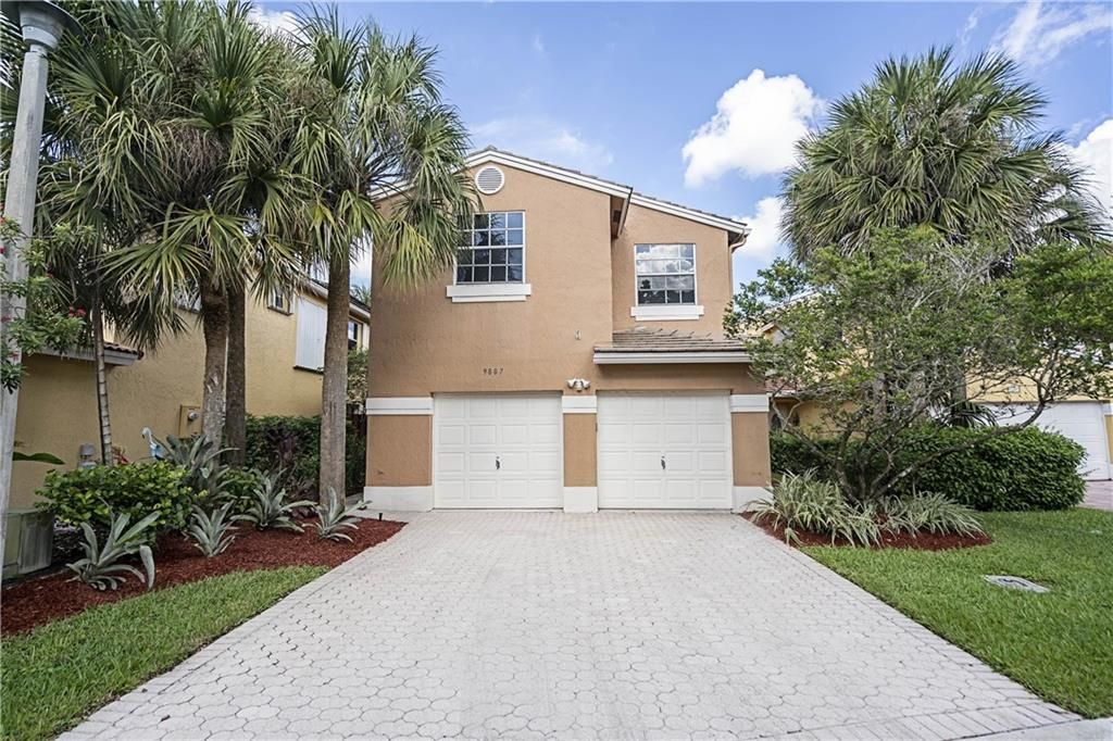 Photo of 9807 Fairway Cove Ln, Plantation, FL 33324 (MLS # F10279092)