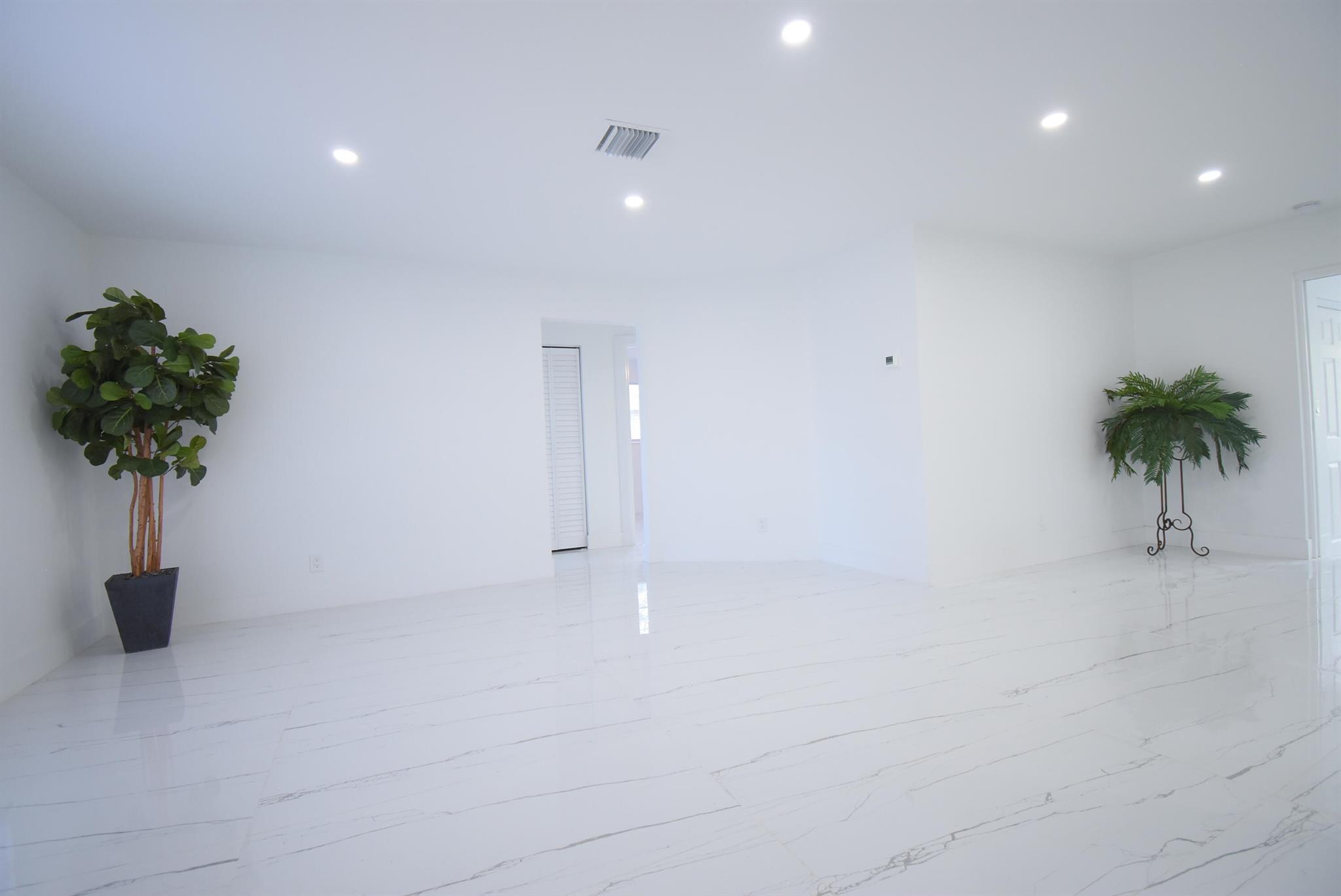 LAUDERDALE LAKES NORTH GA - Residential Lease