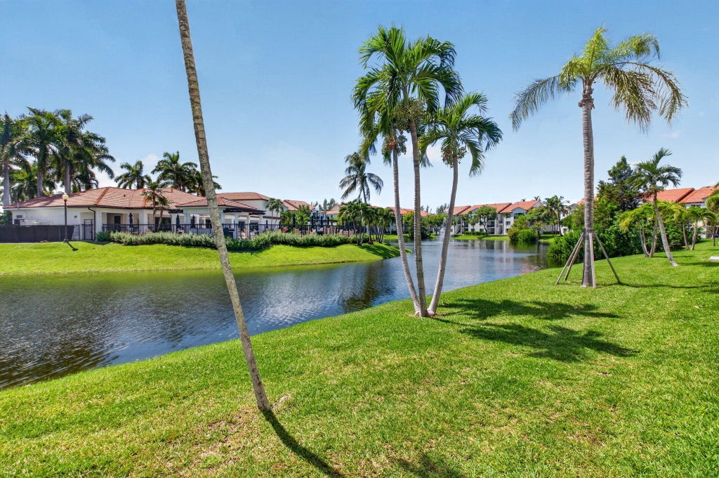Photo of 417 Villa Circle, Boynton Beach, FL 33435 (MLS # B26080718)