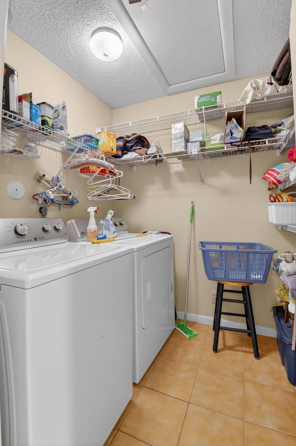 HUNTINGTON POINTE - Residential