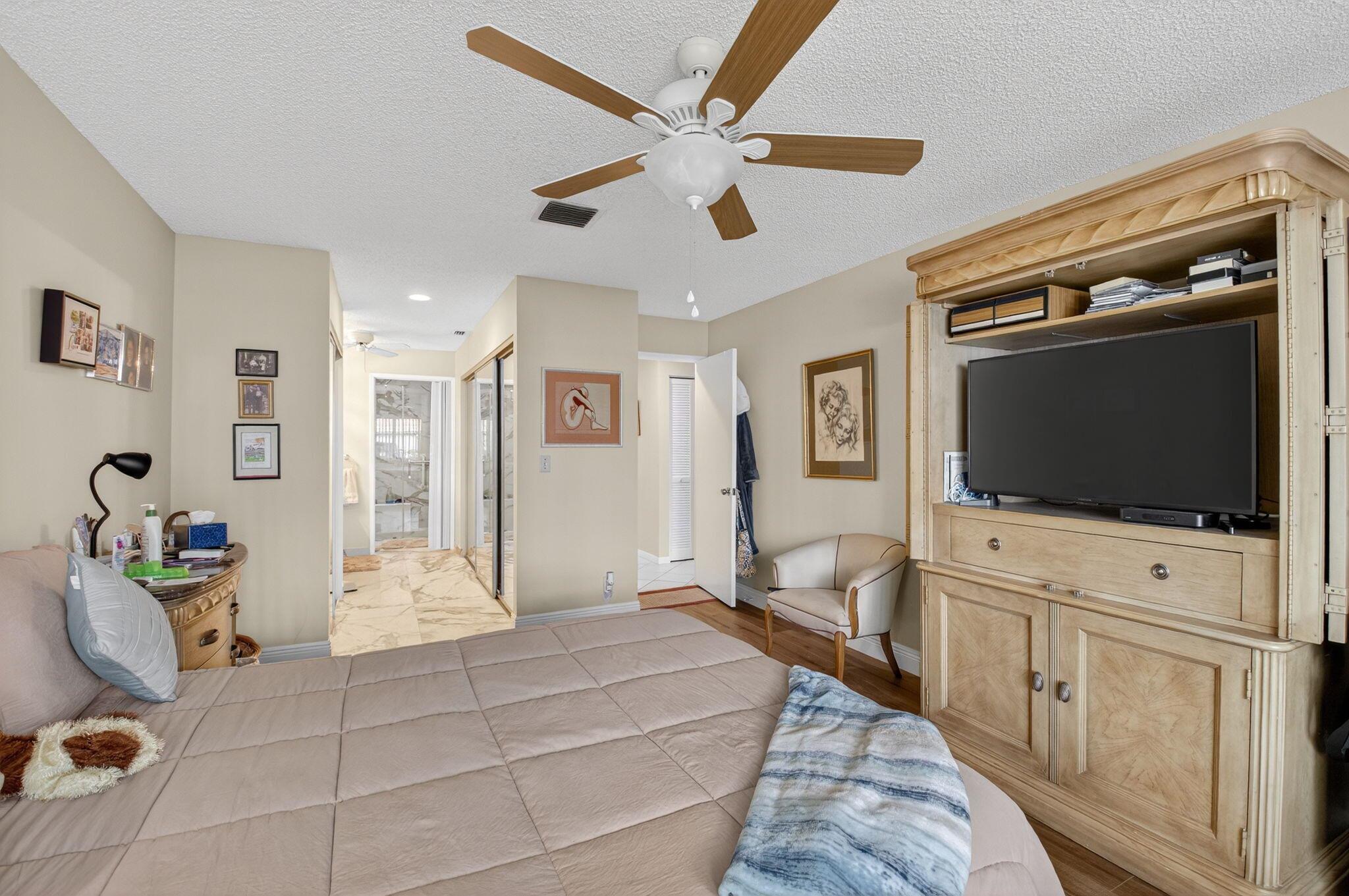 HUNTINGTON POINTE - Residential