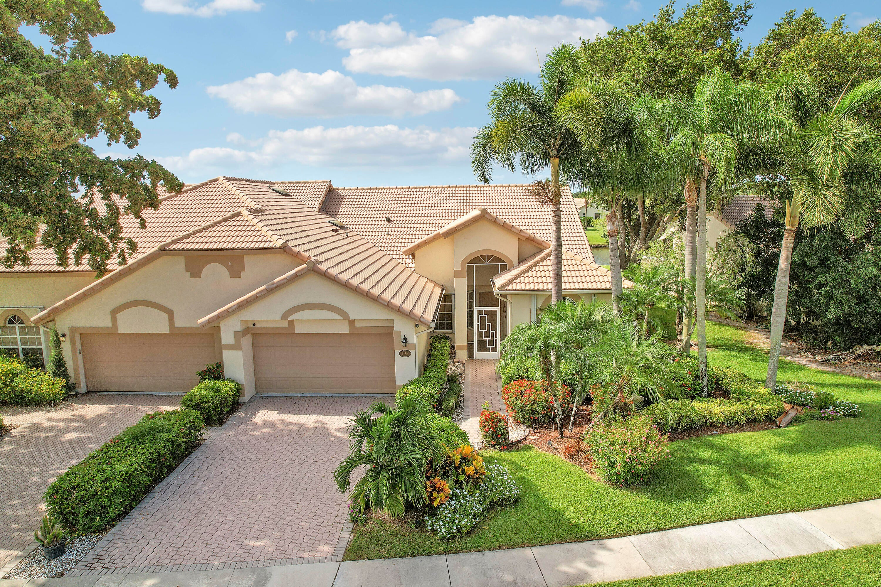 7136 ASHFORD Lane