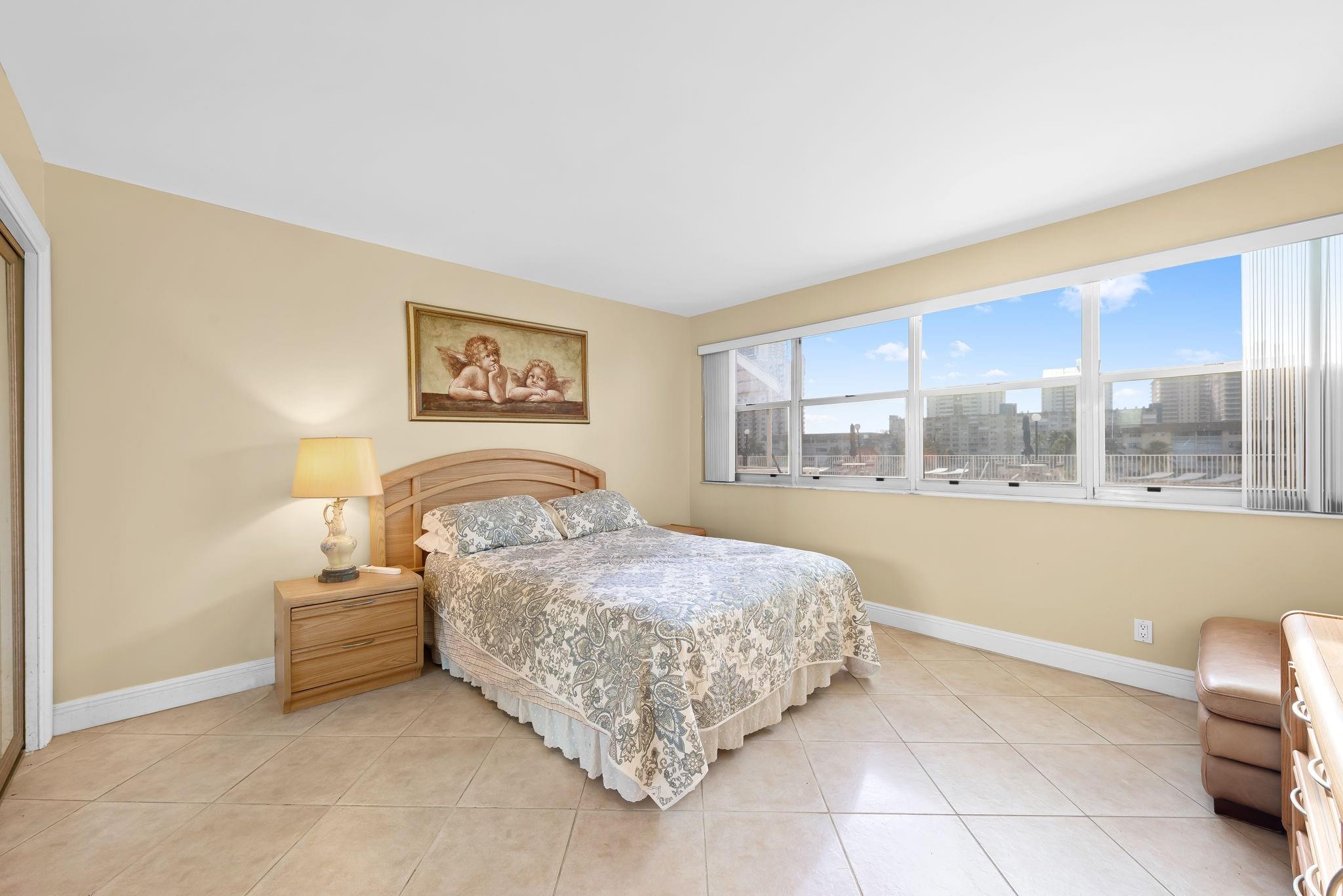 GOLDEN SAILS CONDO - Residential