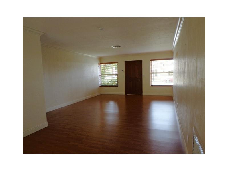 HOLLYWOOD - Residential