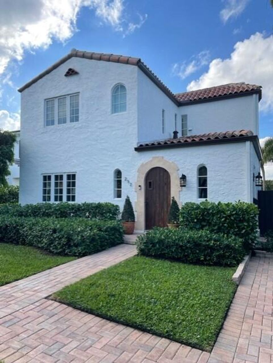 Located on the best street in SOSO. Designer/Decorator owned.Fully renovated. Extremely well maintained.