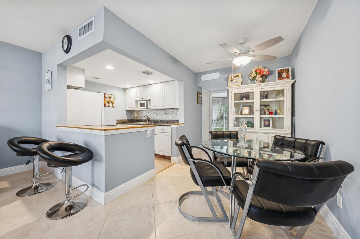 PALM BEACH WHITEHOUSE - Residential