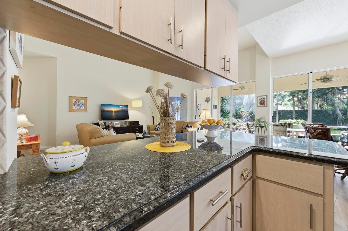 OAKS OAKS EAST 4 - Residential