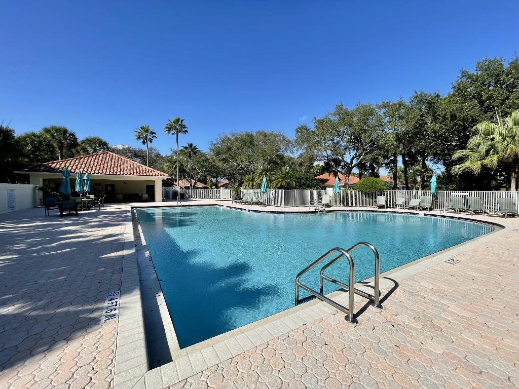 OAKS OAKS EAST 4 - Residential