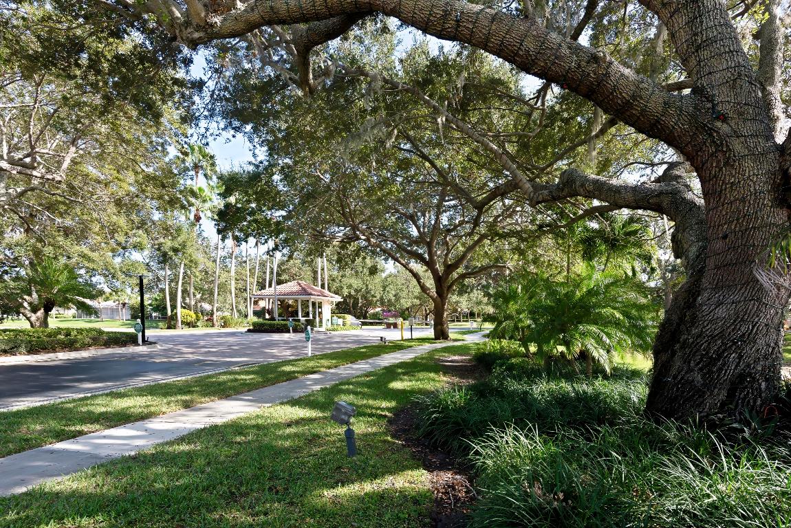 OAKS OAKS EAST 4 - Residential