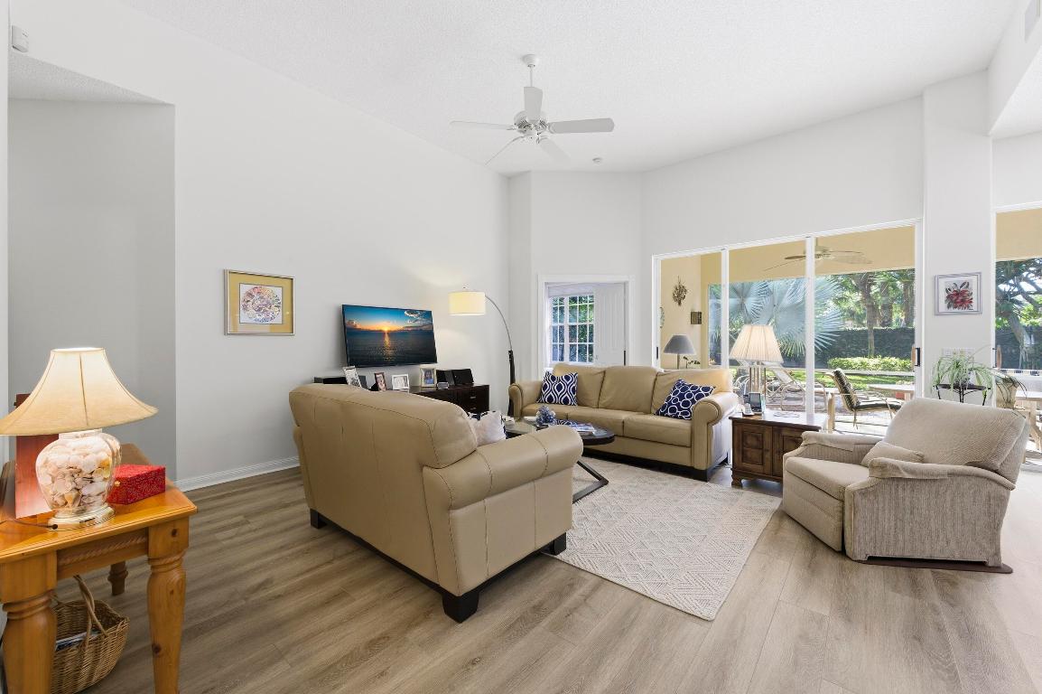 OAKS OAKS EAST 4 - Residential