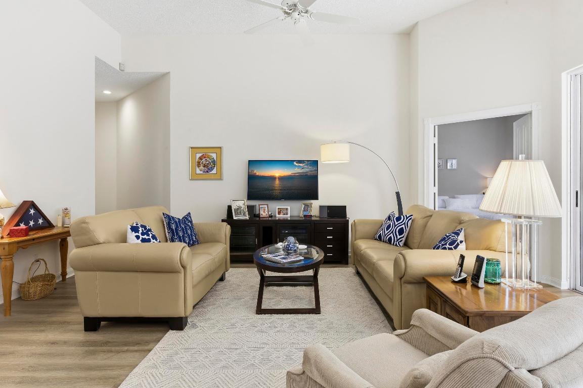 OAKS OAKS EAST 4 - Residential