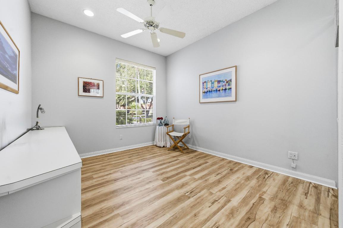 OAKS OAKS EAST 4 - Residential