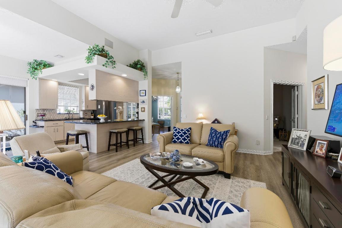 OAKS OAKS EAST 4 - Residential