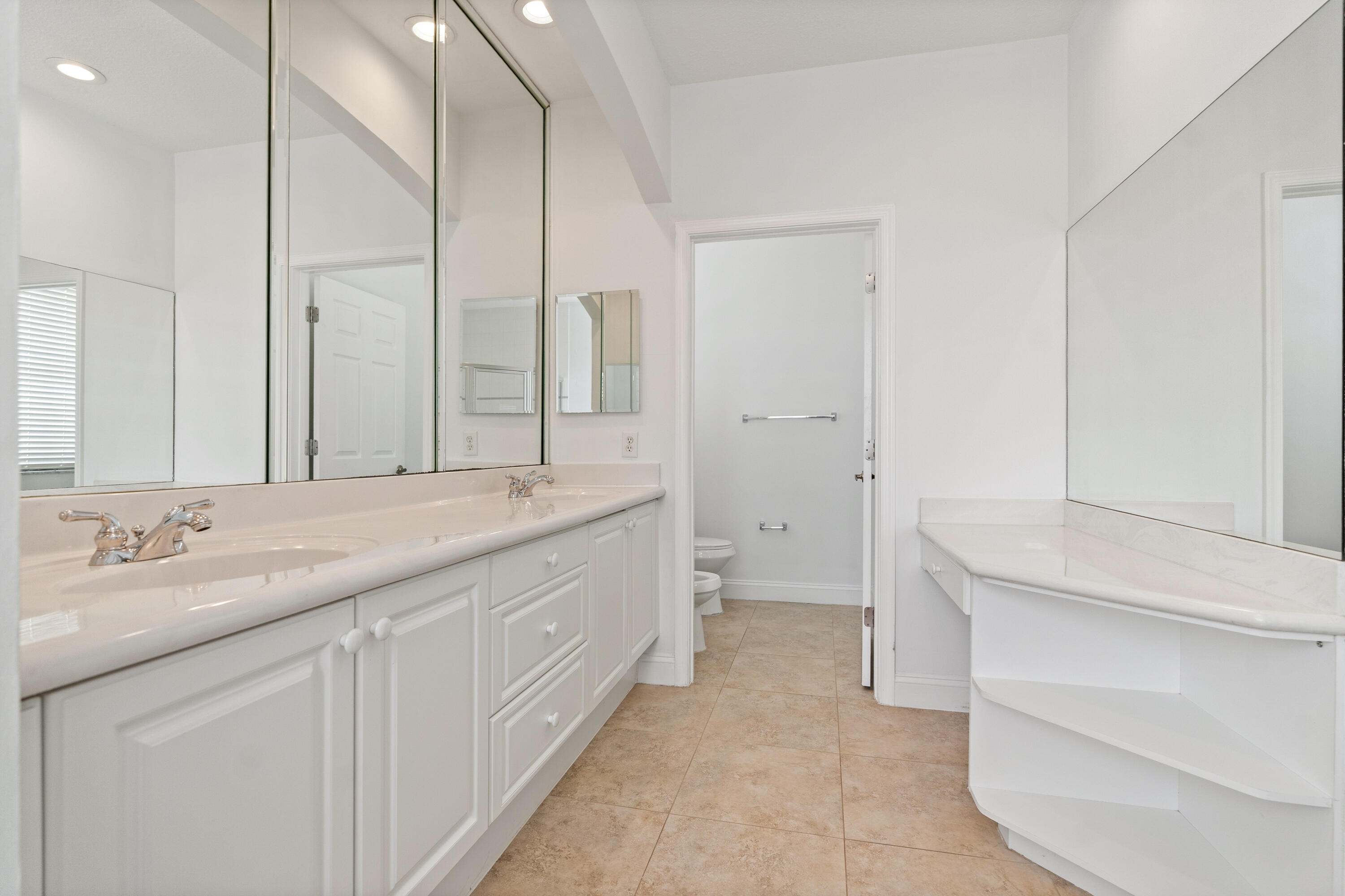 SUNSET LAKES PLAT TWO - Residential