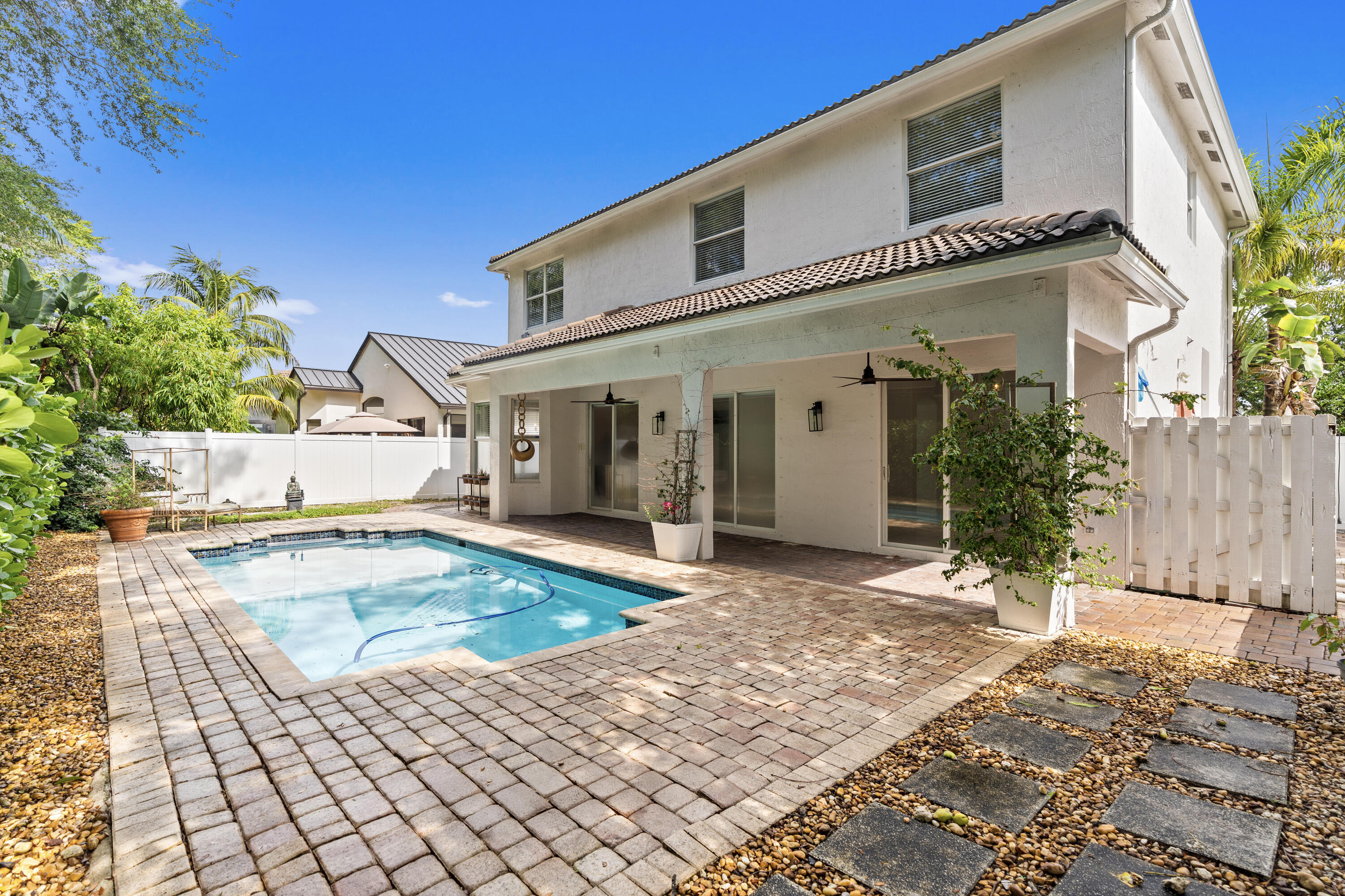 SUNSET LAKES PLAT TWO - Residential