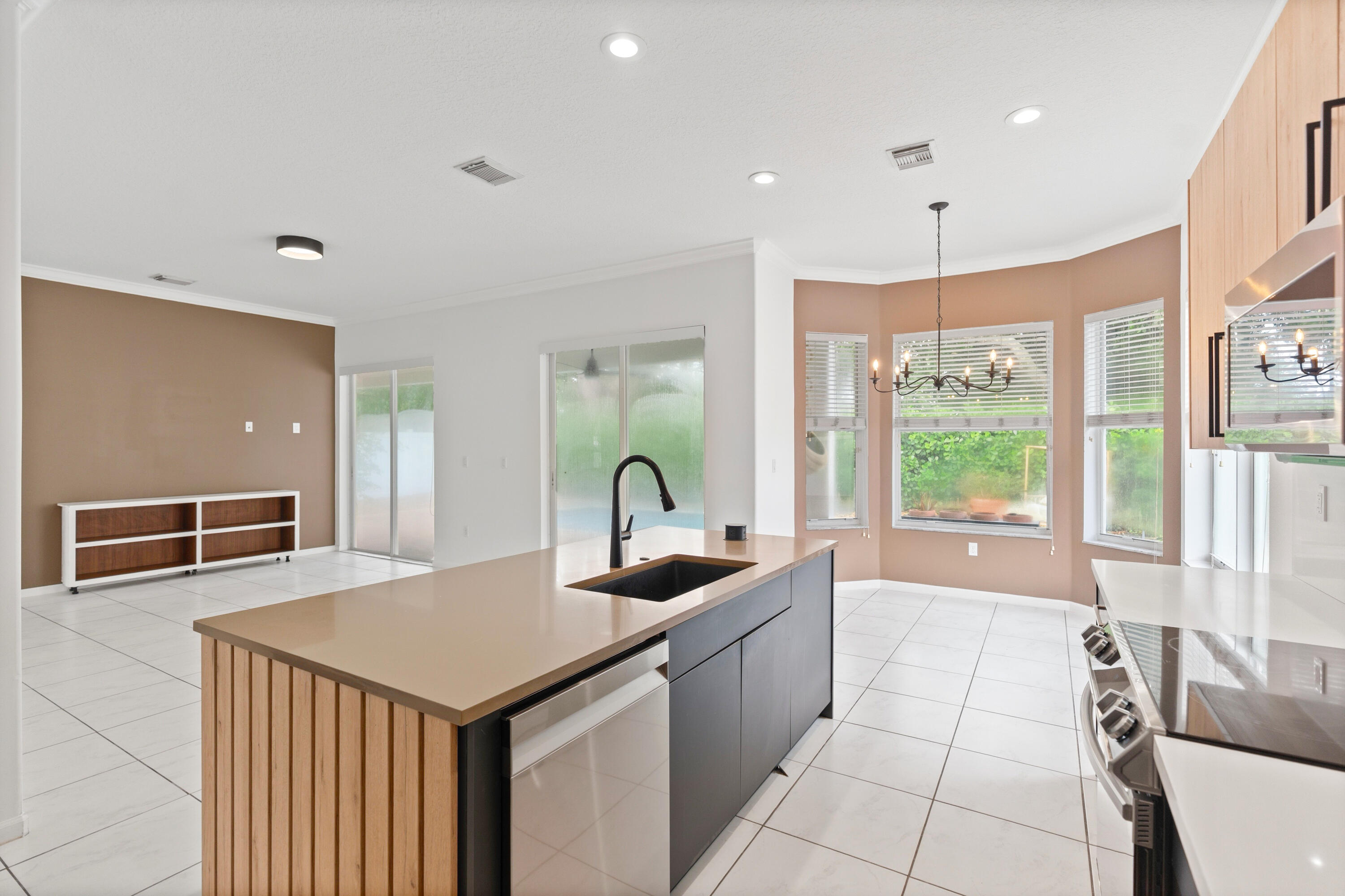 SUNSET LAKES PLAT TWO - Residential
