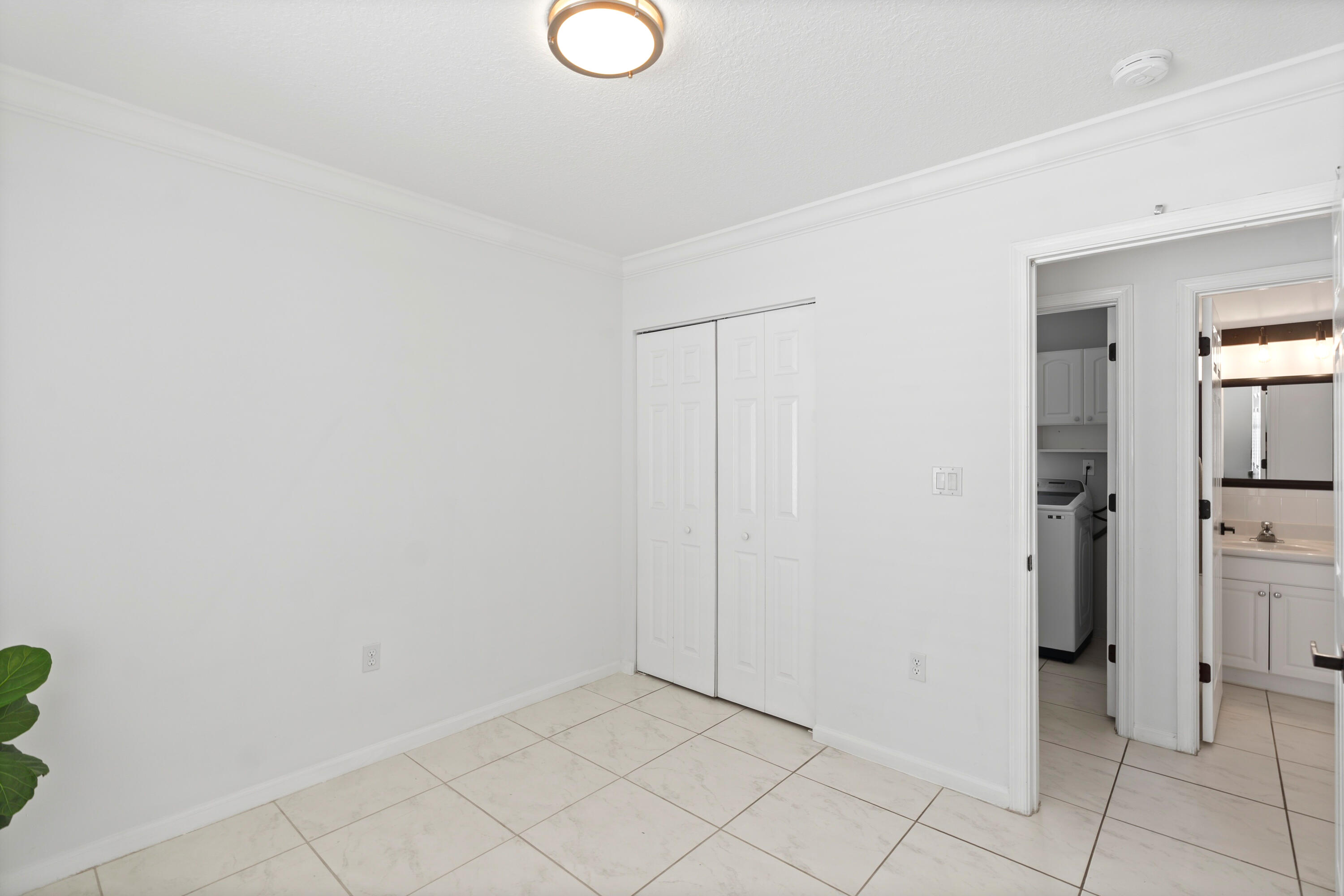 SUNSET LAKES PLAT TWO - Residential