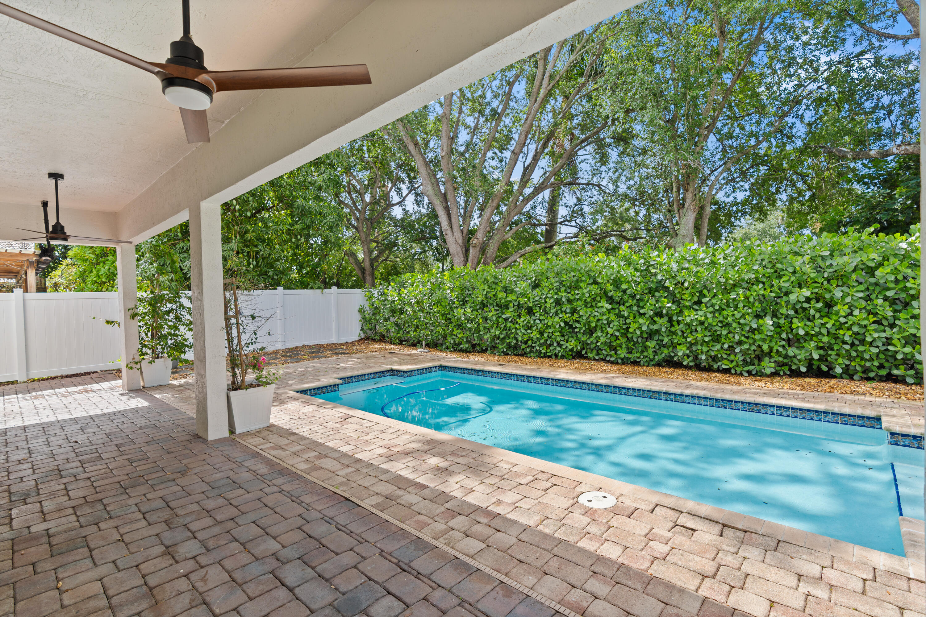 SUNSET LAKES PLAT TWO - Residential