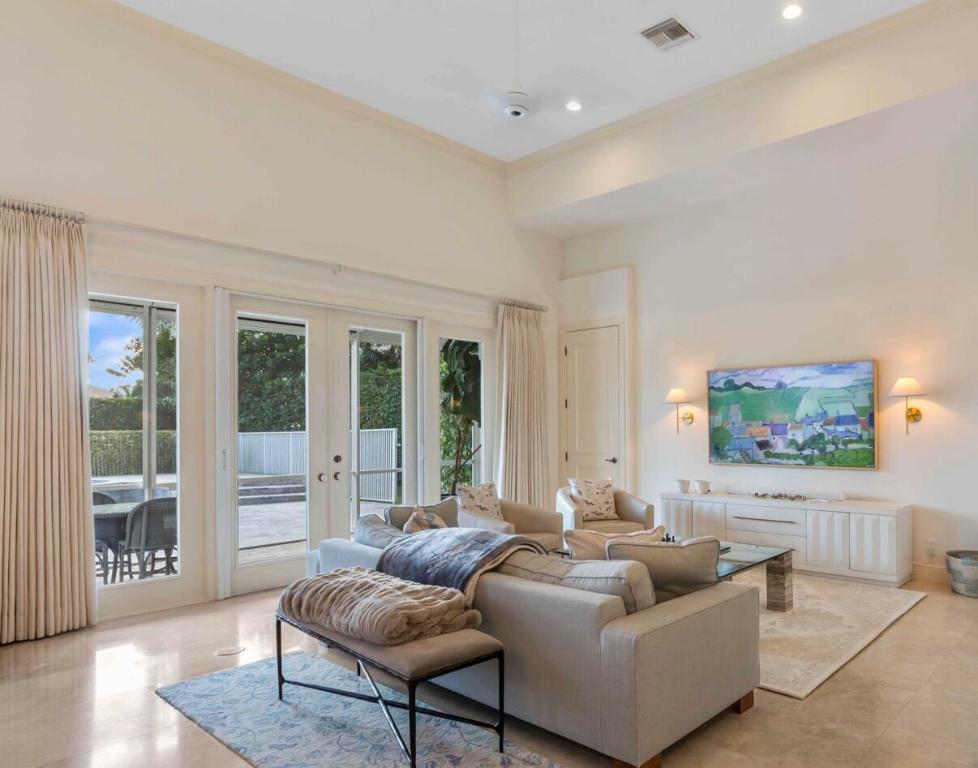 EQUESTRIAN CLUB ESTATES - Residential