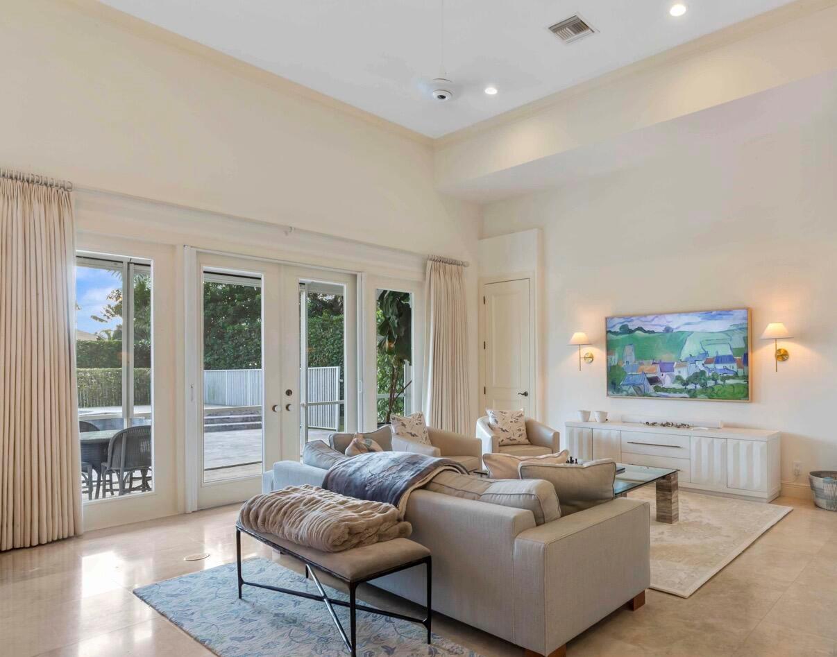 EQUESTRIAN CLUB ESTATES - Residential