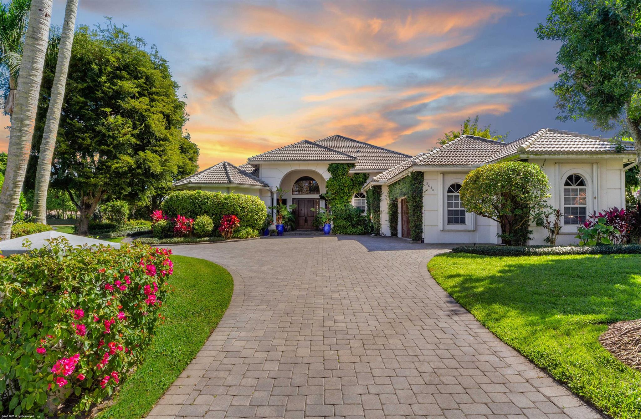 EQUESTRIAN CLUB ESTATES - Residential