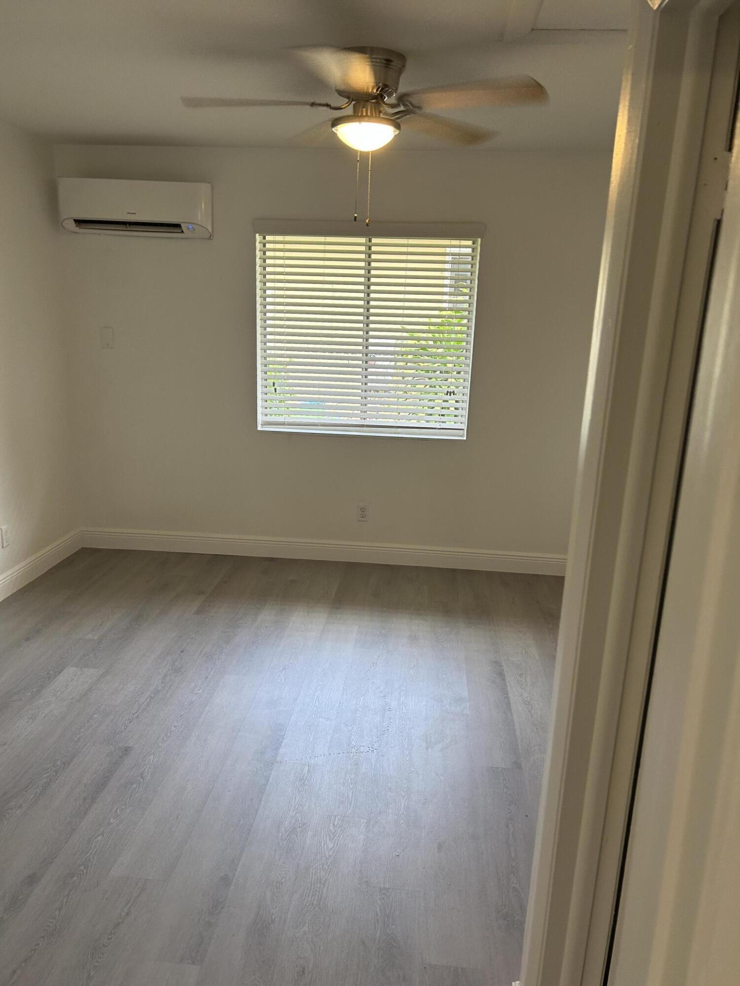 HOLLYWOOD LITTLE RANCHES - Residential Lease