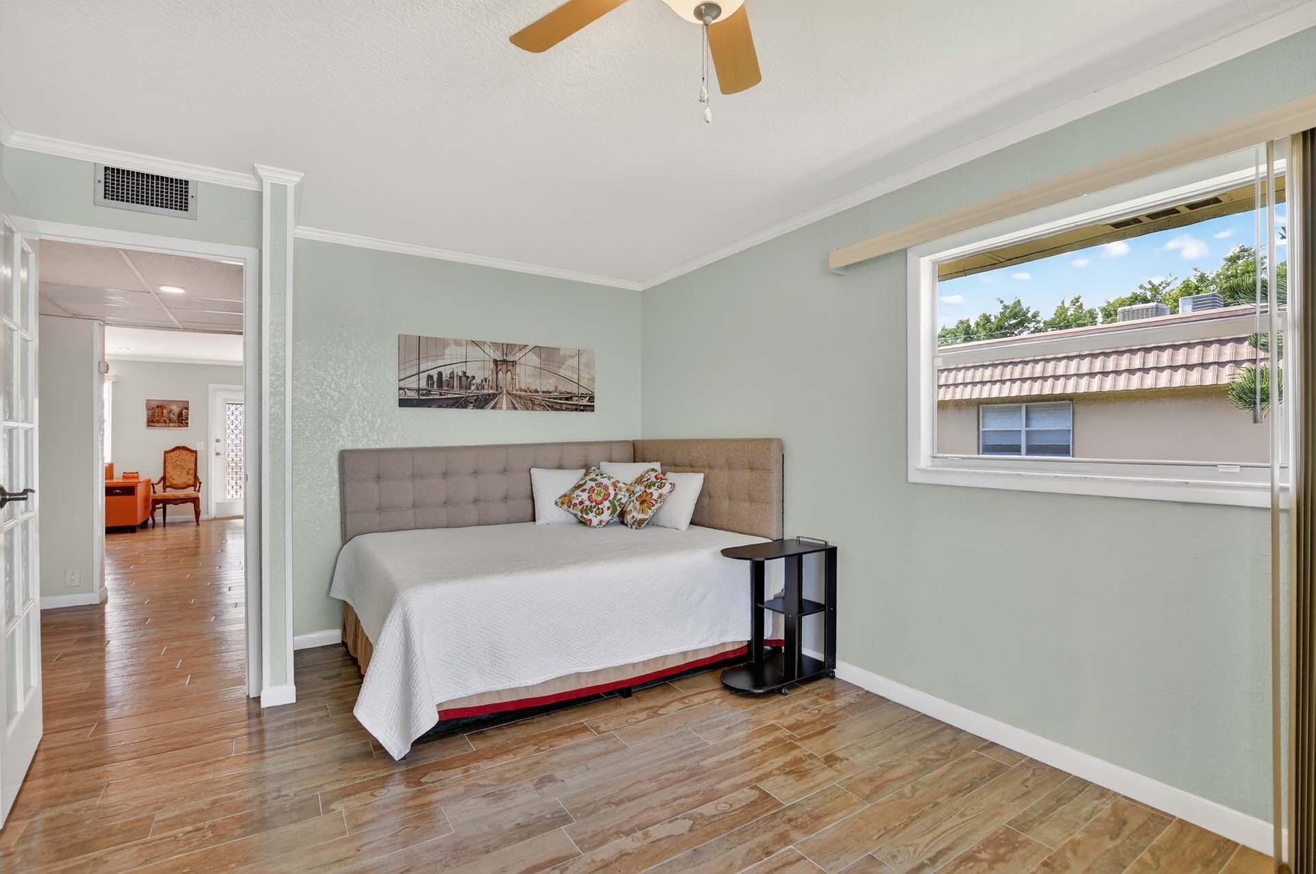 KINGS POINT BRITTANY CONDOS - Residential Lease