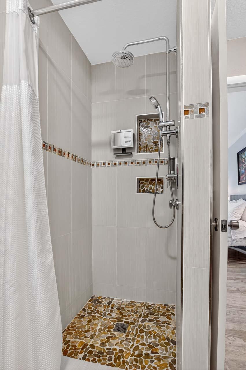 KINGS POINT BRITTANY CONDOS - Residential Lease