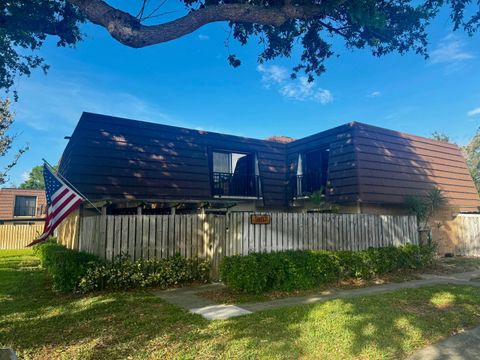 Photo of 1807 18th Lane, Palm Beach Gardens, FL 33418 (MLS # B26010742)