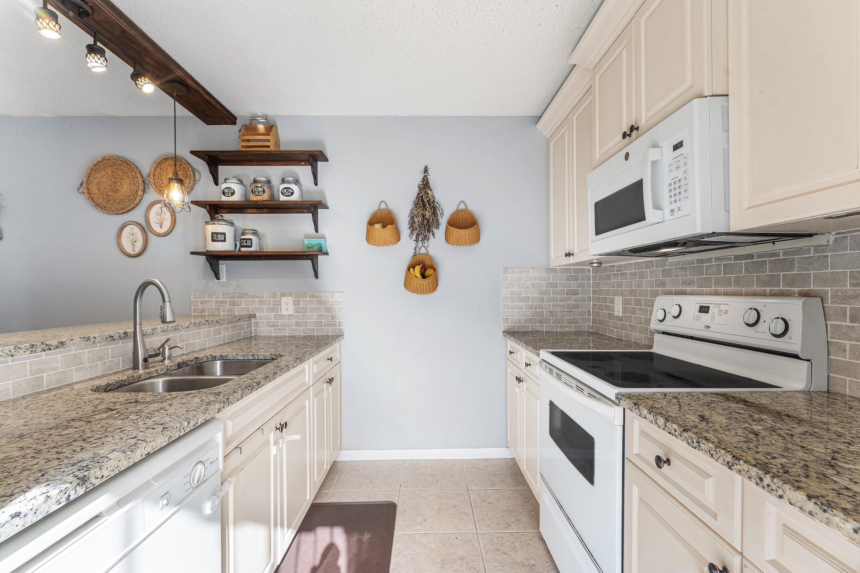 VILLAGE OF SANDALWOOD LAKES 2 - Residential