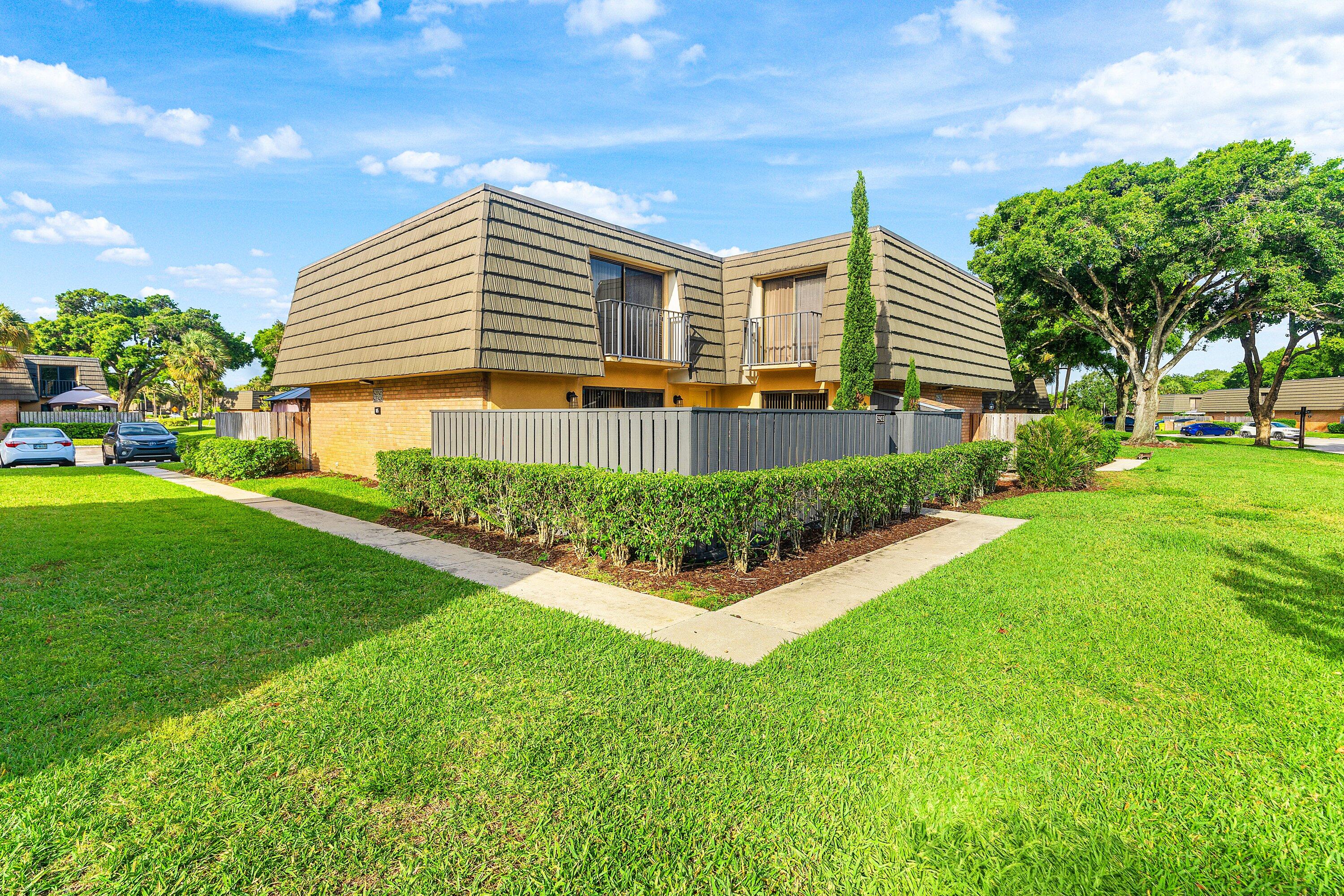 VILLAGE OF SANDALWOOD LAKES 2 - Residential