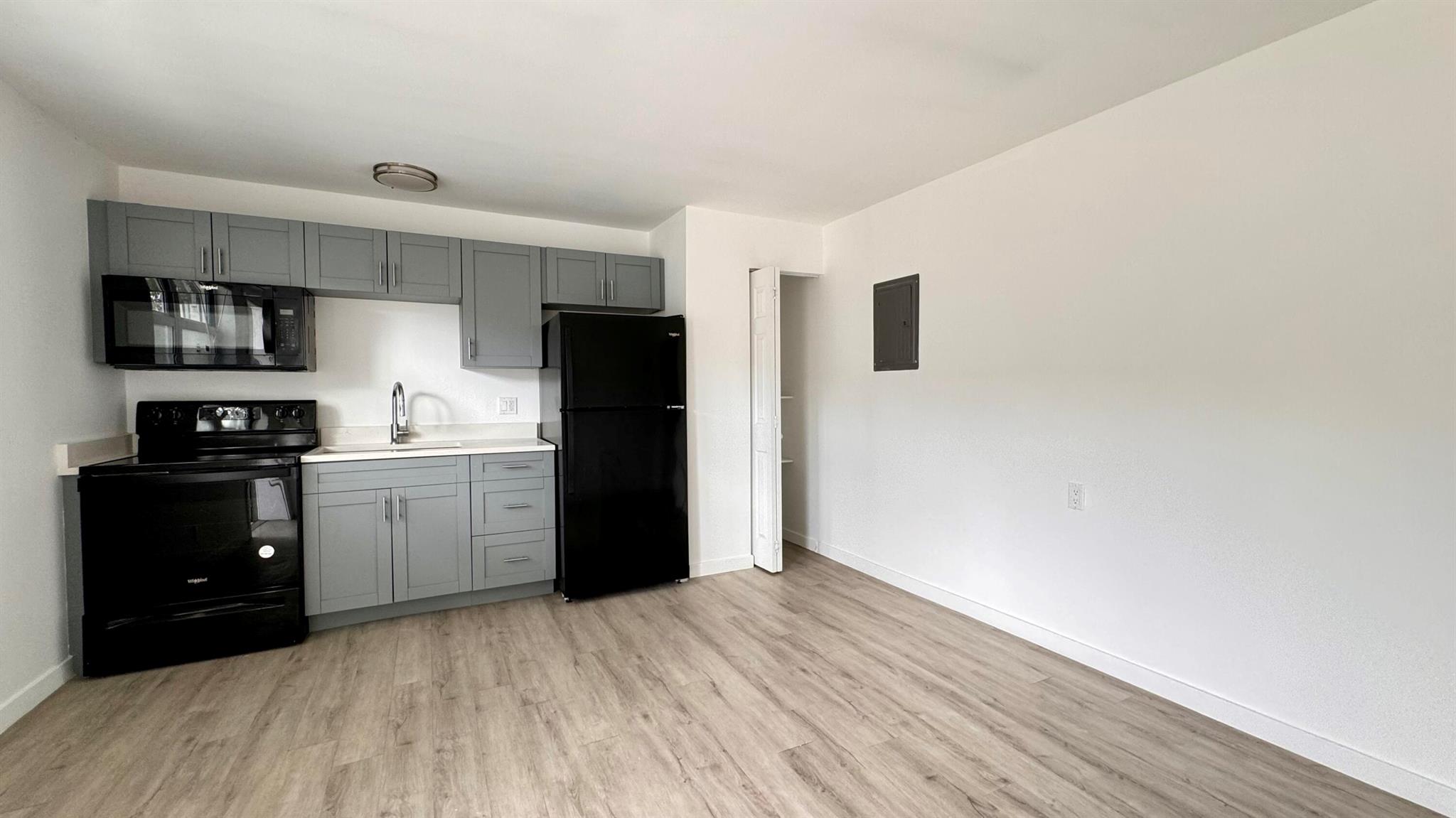 LAKE WORTH TOWN OF - Residential Lease