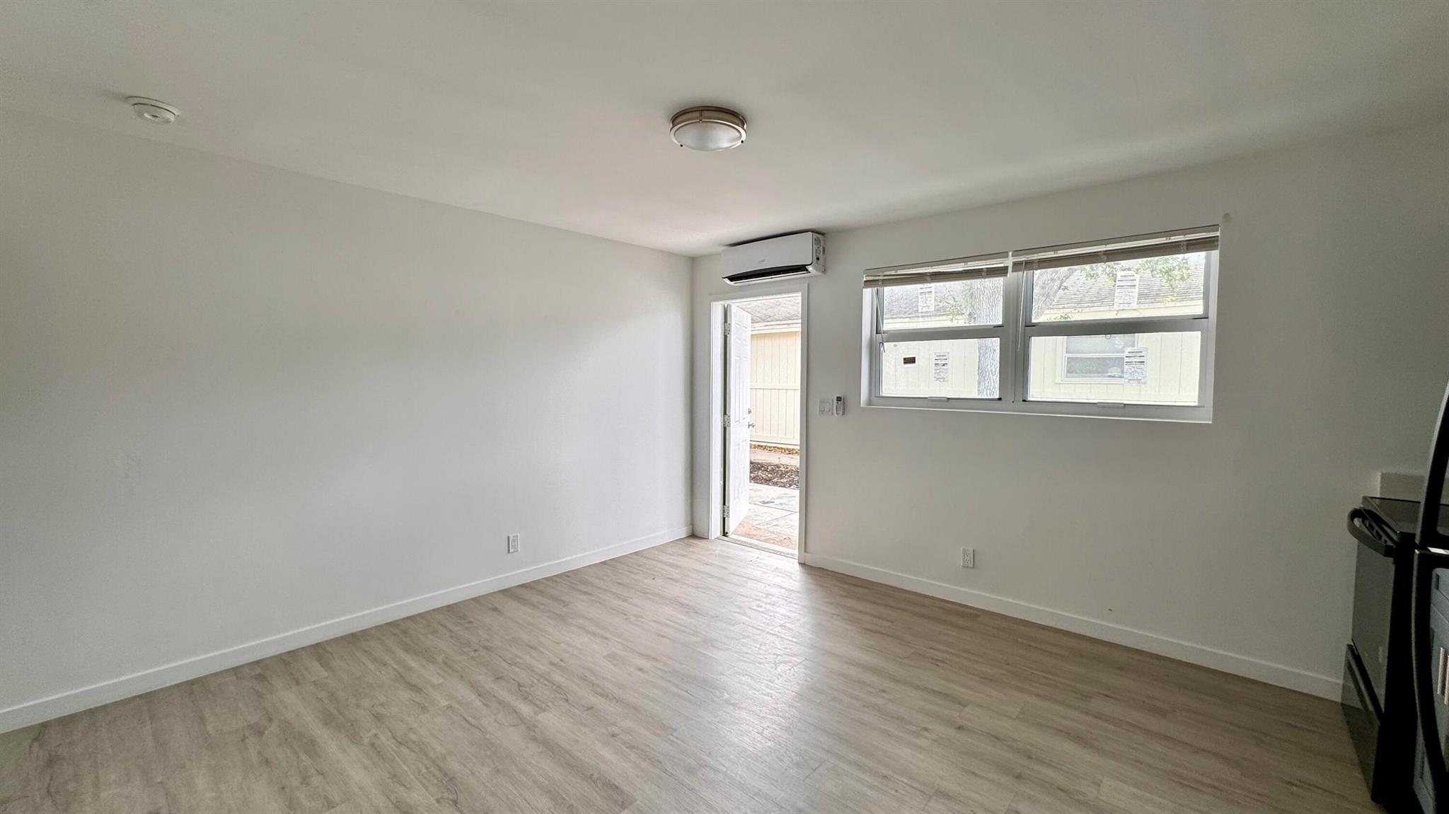 LAKE WORTH TOWN OF - Residential Lease