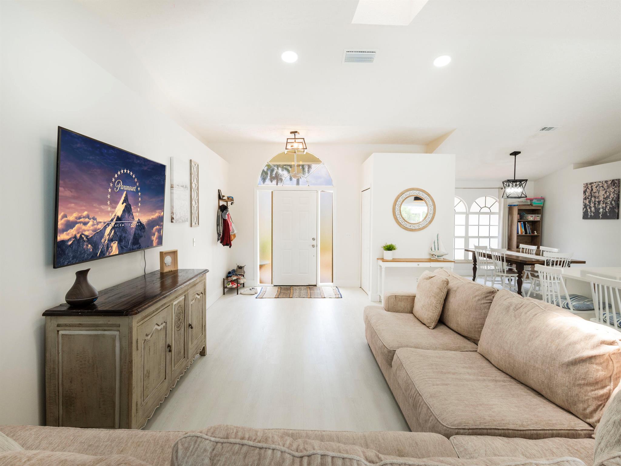 1123 SW Oak Hollow Court