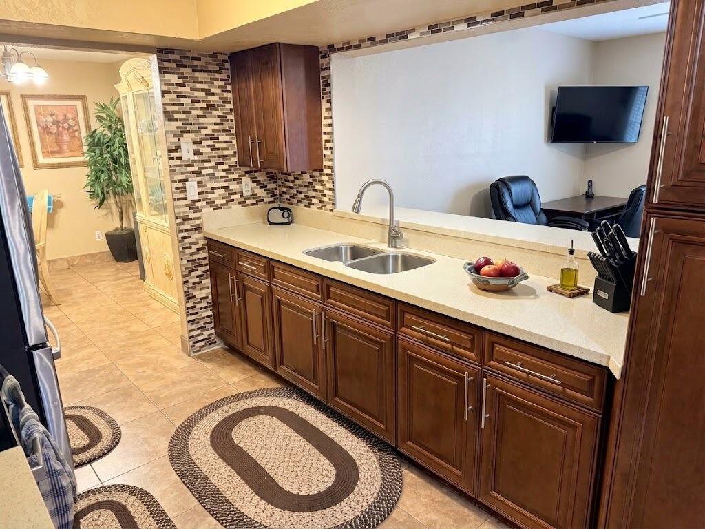 820 SW 49th Terrace