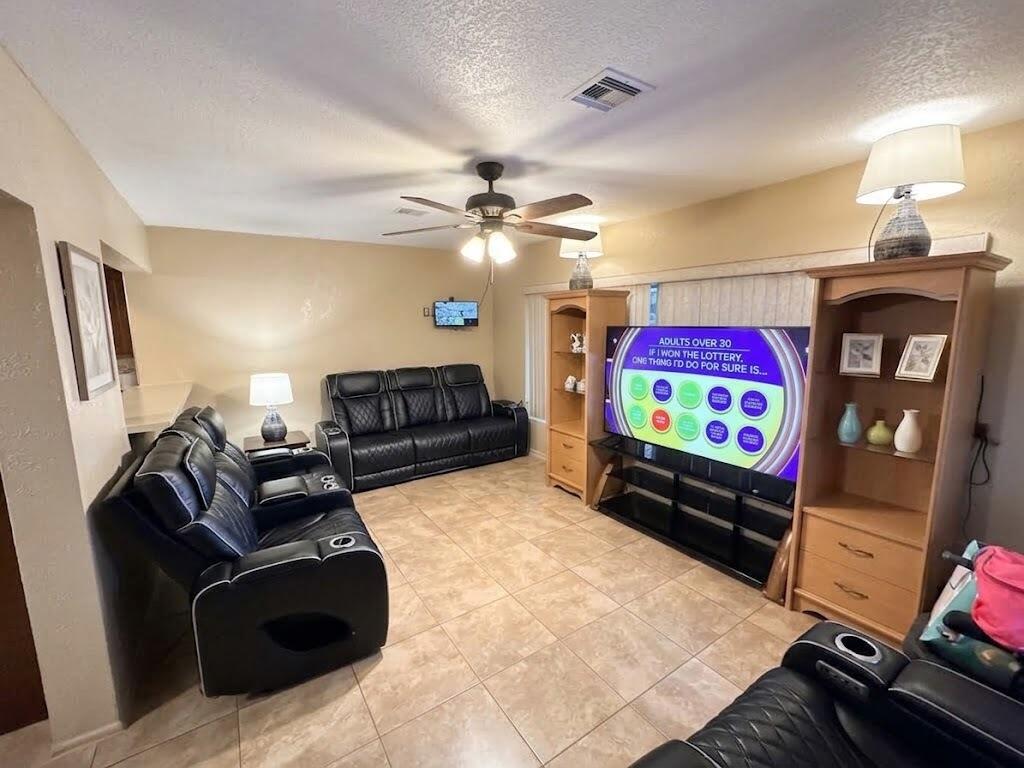 820 SW 49th Terrace